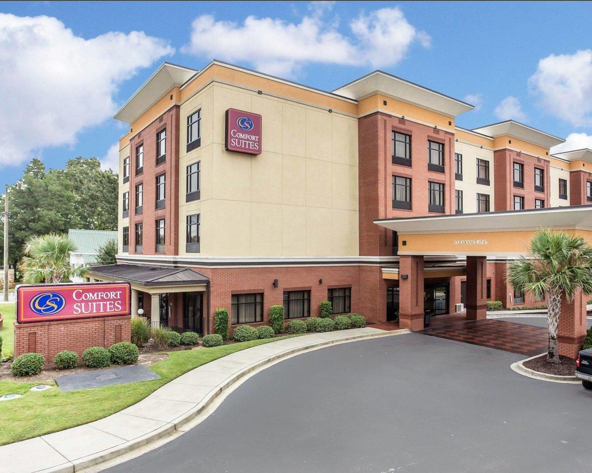 Holiday Inn Express & Suites Lexington By Ihg Exterior foto
